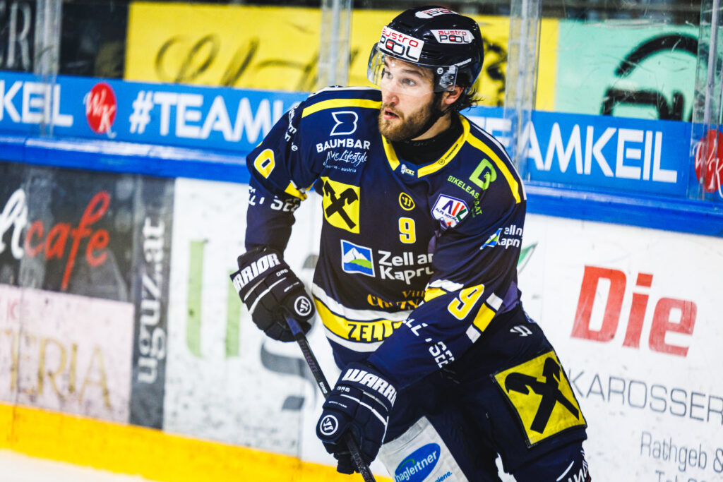 EK DIE ZELLER EISBÄREN (EKZ) vs KHL SISAK (SIS) aufgenommen am 10.11.2025 in Zell am See