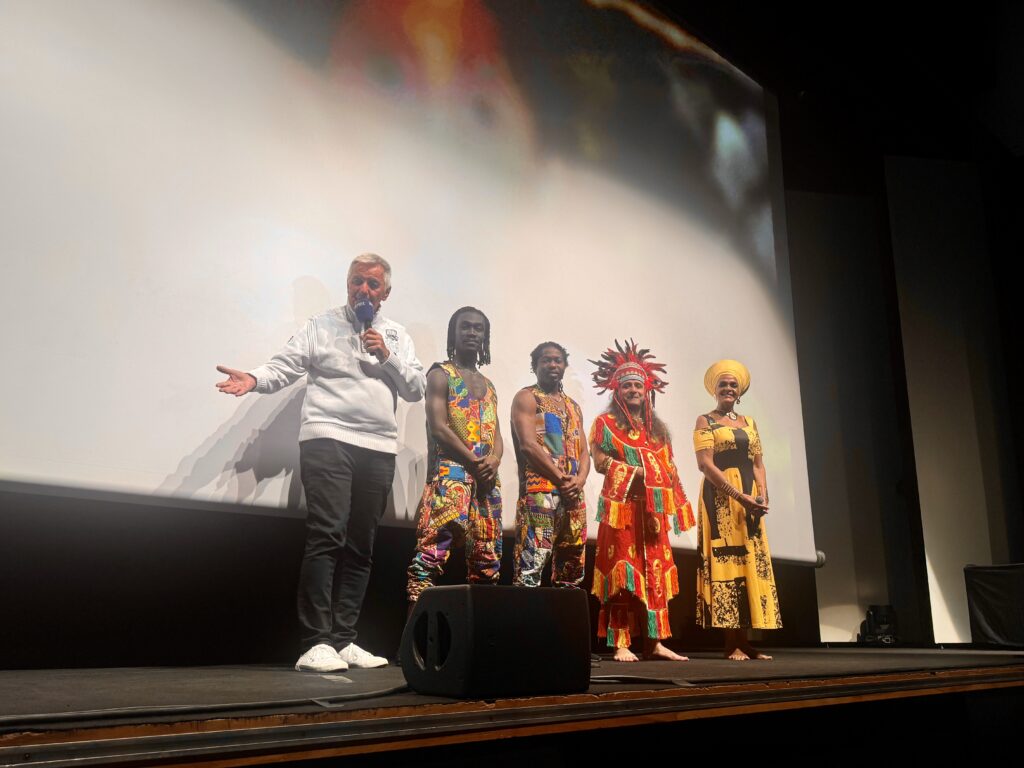 Reiner Meutsch mit Künstler