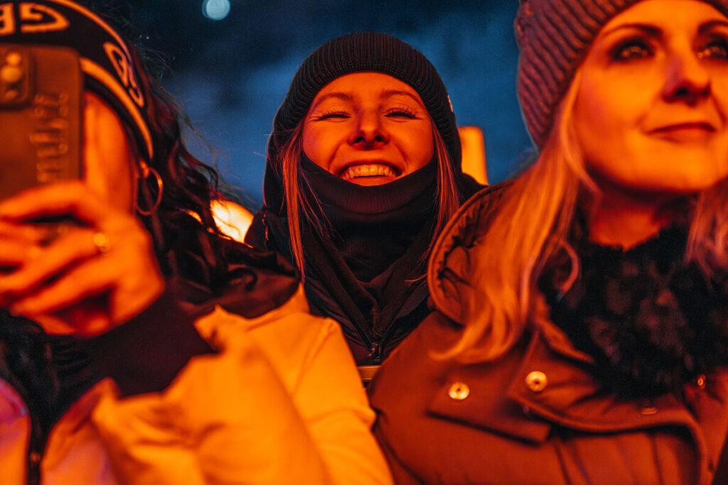 Happy Festival-Faces _) 1200x800