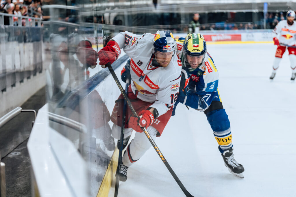 SALZBURG, AUSTRIA - February 20: Michael Raffl of EC Red Bull Salzburg during the win2day ICE Hockey League game EC Red Bull Salzburg - EC IDM Wärmepumpen VSV
on February 20, 2026 in Salzburg, Austria. 
Photo by Manuel Mackinger - EC Red Bull Salzburg