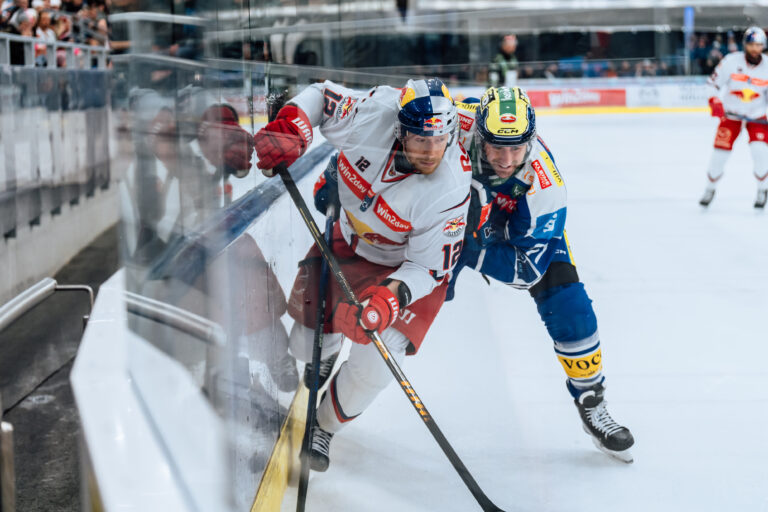 SALZBURG, AUSTRIA - February 20: Michael Raffl of EC Red Bull Salzburg during the win2day ICE Hockey League game EC Red Bull Salzburg - EC IDM Wärmepumpen VSV
on February 20, 2026 in Salzburg, Austria. 
Photo by Manuel Mackinger - EC Red Bull Salzburg